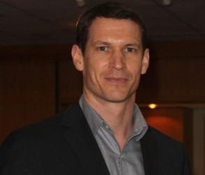 2011__04__tim_hetherington_april20mb1 294×300.jpg