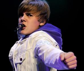 2010__11__Justin_Bieber_Nov19news 295×300.jpg