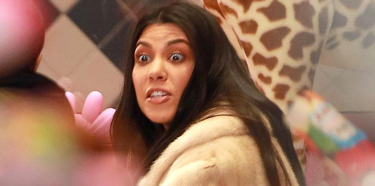 Exclusive&#8230; Kim And Kourtney Kardashian Hit The Mall To Film &#8216;KUWTK&#8217;