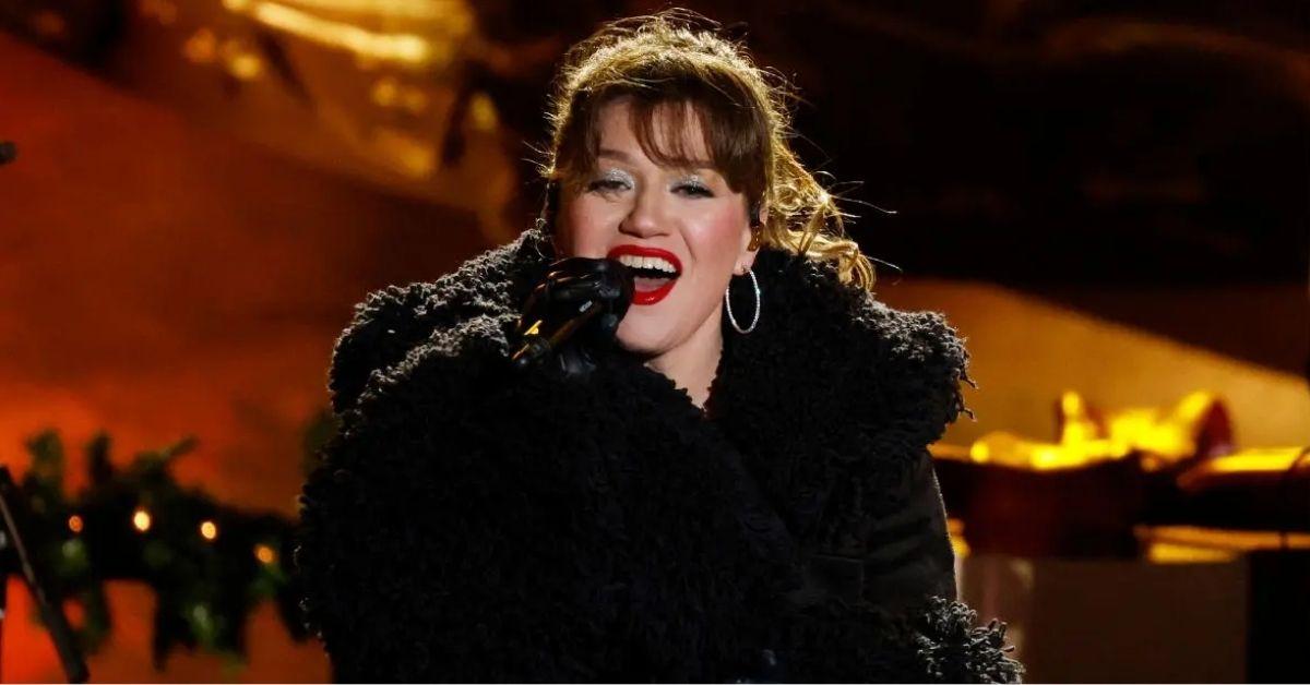 Photo of Kelly Clarkson