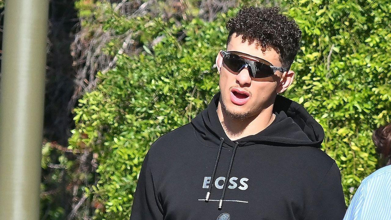 Image of Patrick Mahomes returned to the field after his 2025 knee injury.