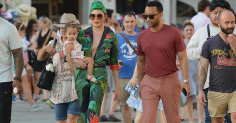 Chrissy Teigen Clevelage Photos hero