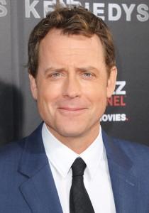 2011__06__okmagazine horoscopes gregkinnear 210&#215;300.jpg