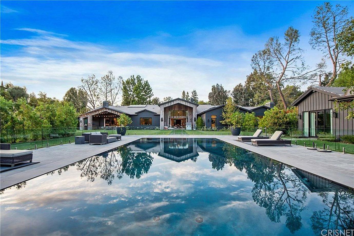 Robert Herjavec Lists Home In Hidden Hills