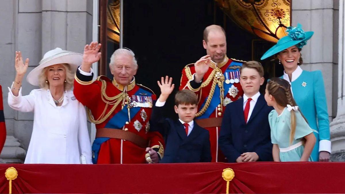 image of royal family