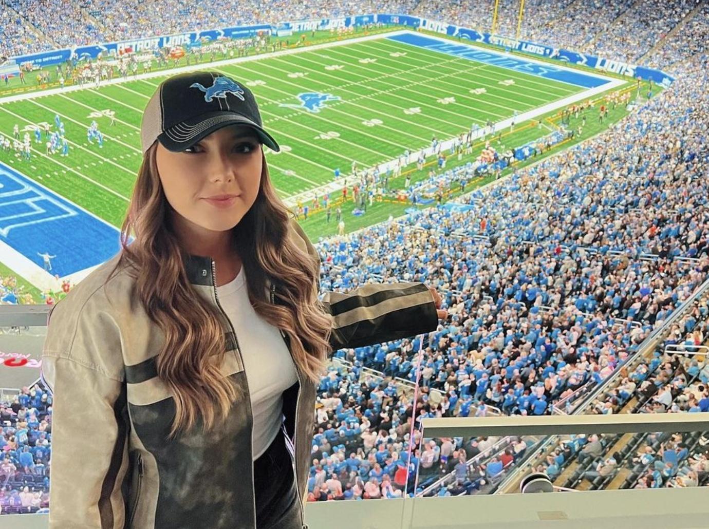 Eminem & Daughter Hailie Jade Attend Detroit Lions Game Photos