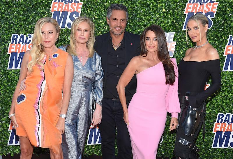 kyle richards breaks down mauricio split