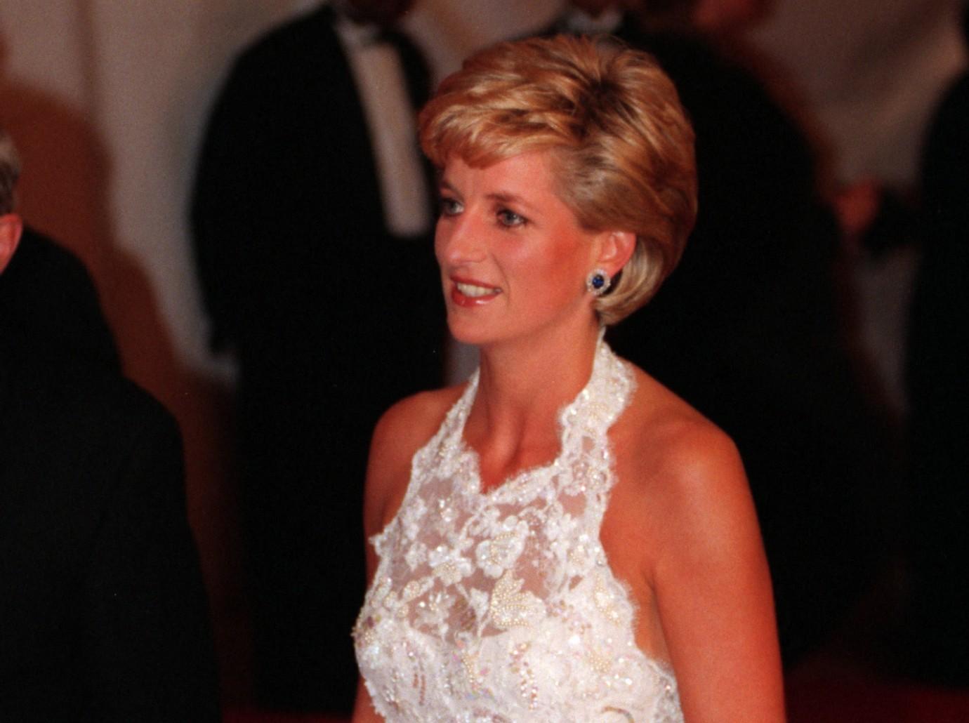 prince william kate middletons anniversary gift princess diana