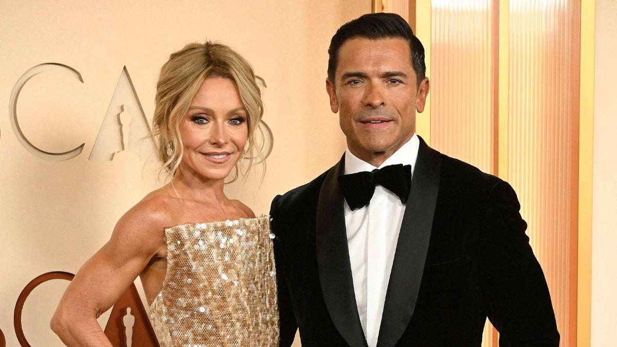 Image of Kelly Ripa knew Sade was Mark Consuelos' No. 1 favorite artist.