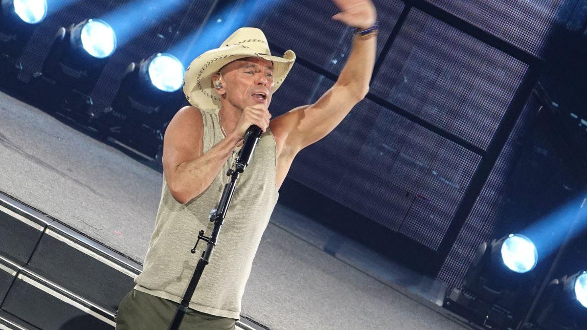 image of Kenny Chesney wrote a memoir called 'Heart Life Music.'
