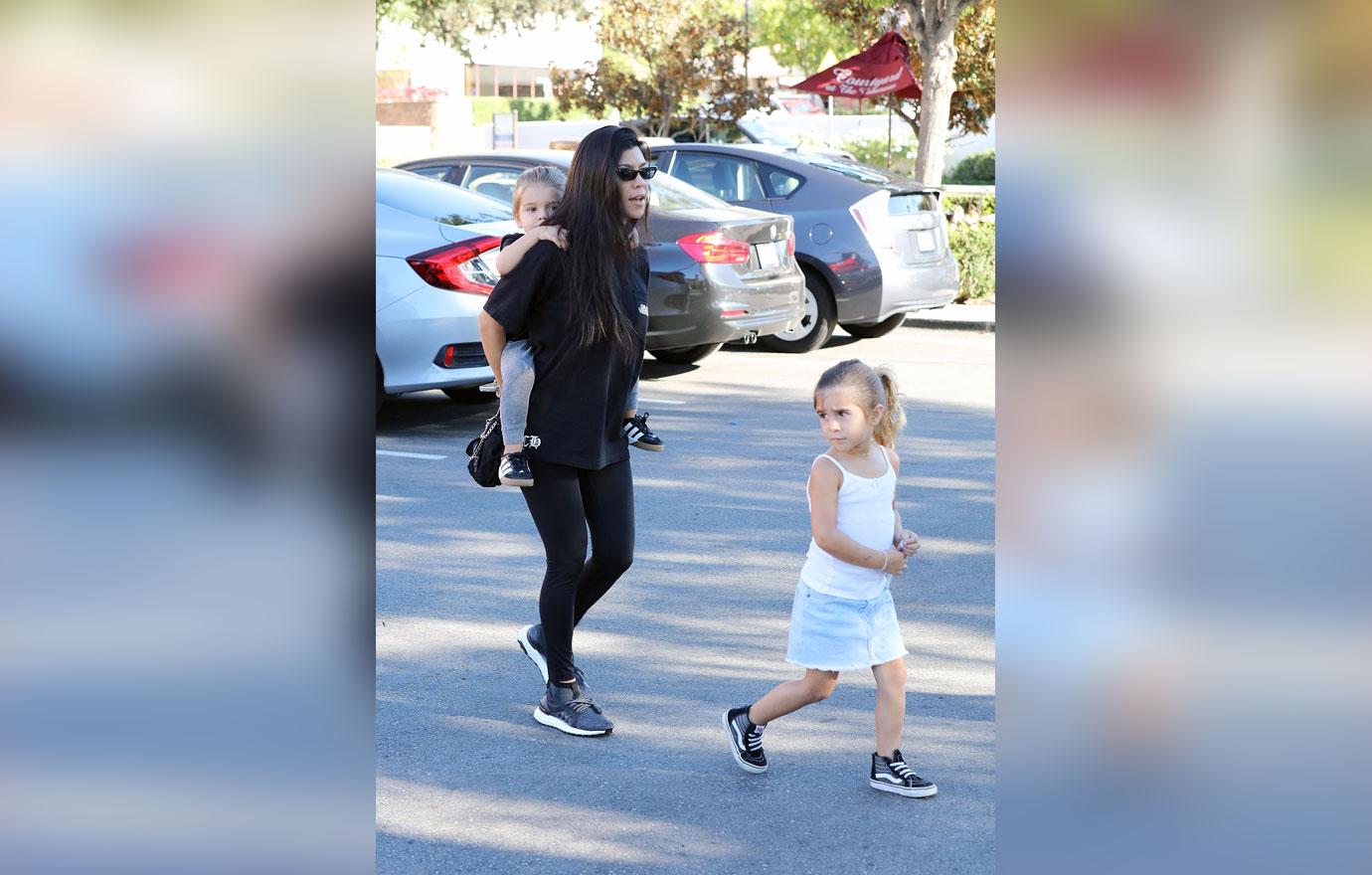 Kourtney kardashian pregnancy rumors