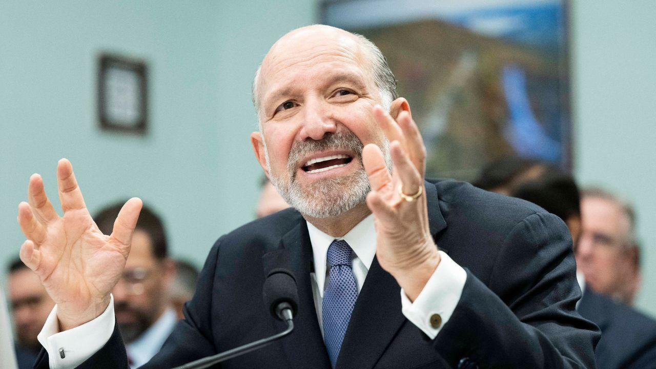 Photo of Andriesz had been warning about Lutnick.