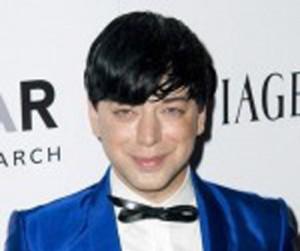 2010__10__Malan_Breton_Oct29_newsnea 300×289.jpg