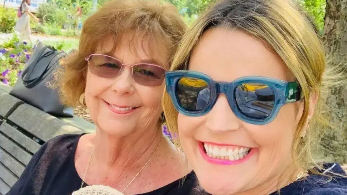photo of savannah guthrie and mom nancy guthrie