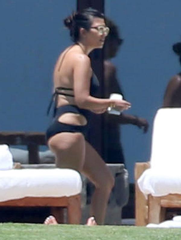 Kourtney kardashian post bikini body photos 04