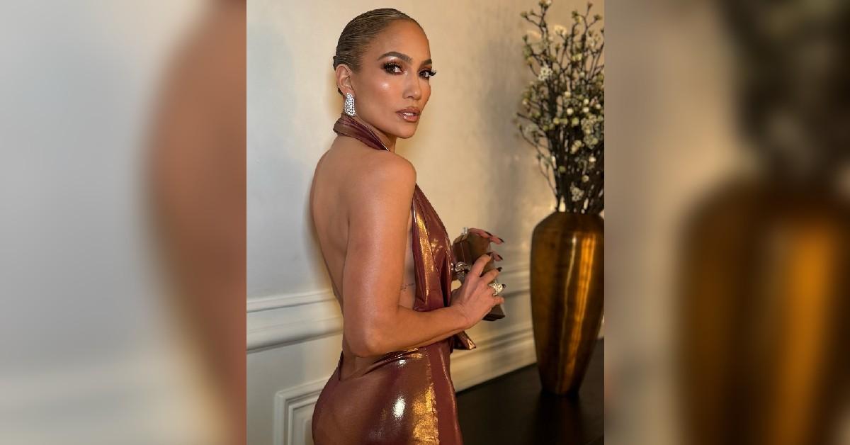 jennifer lopez wardrobe malfunction busty metallic gown hot photos