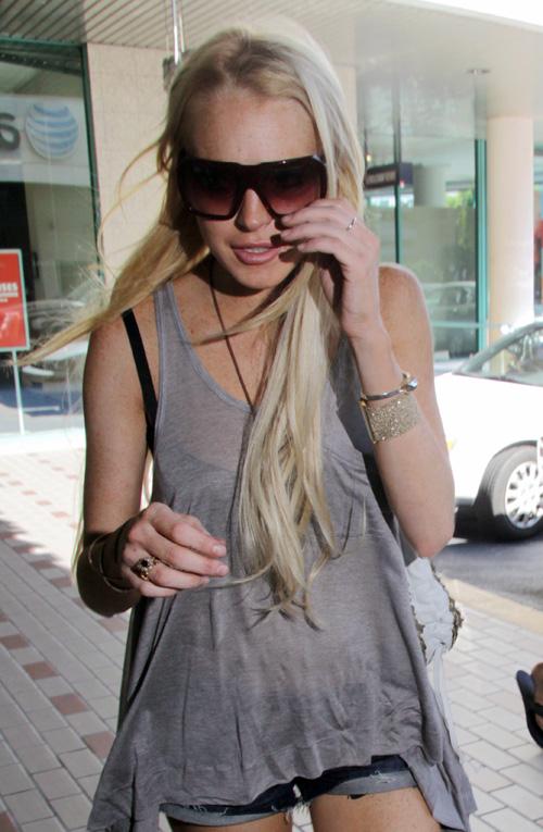 2009__08__fp_3510673_lohan_lindsay_mia_082909.jpg
