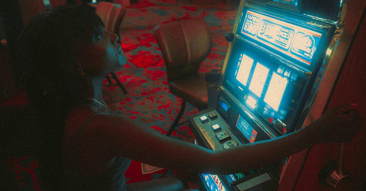 how live dealer casinos are changing online gambling