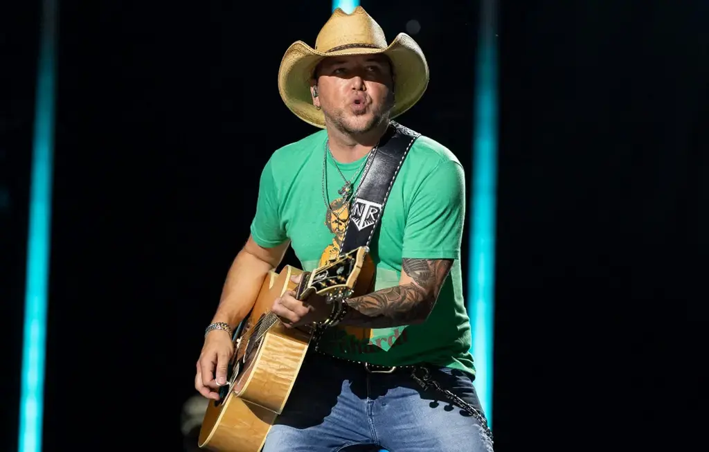 Jason Aldean's Wife Sparks Backlash After 'Gender' Caption