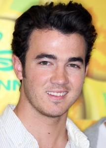 2010__11__okmagazine horoscopes kevinjonas 215&#215;300.jpg