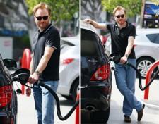 2010__03__Conan_OBrien_March25_a 225×176.jpg