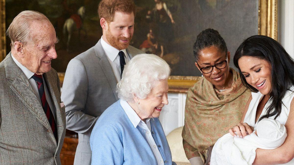 image of royal family