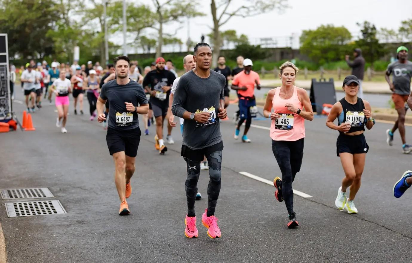 tj holmes shows ff new ink after nyc marathon ny roadrunners