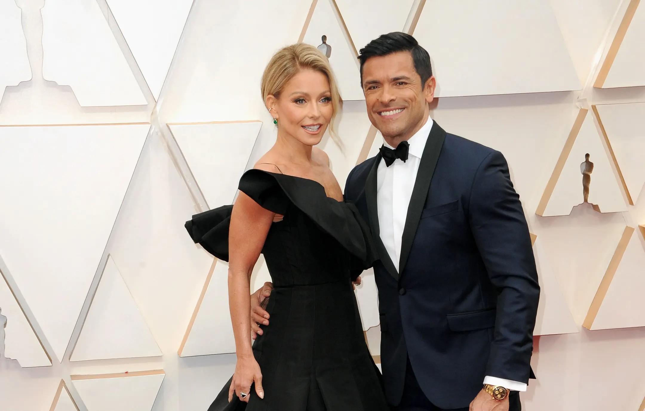 Kelly Ripa Jokes Her And Mark Consuelos Have Taken A Vow Of Chastity 7771