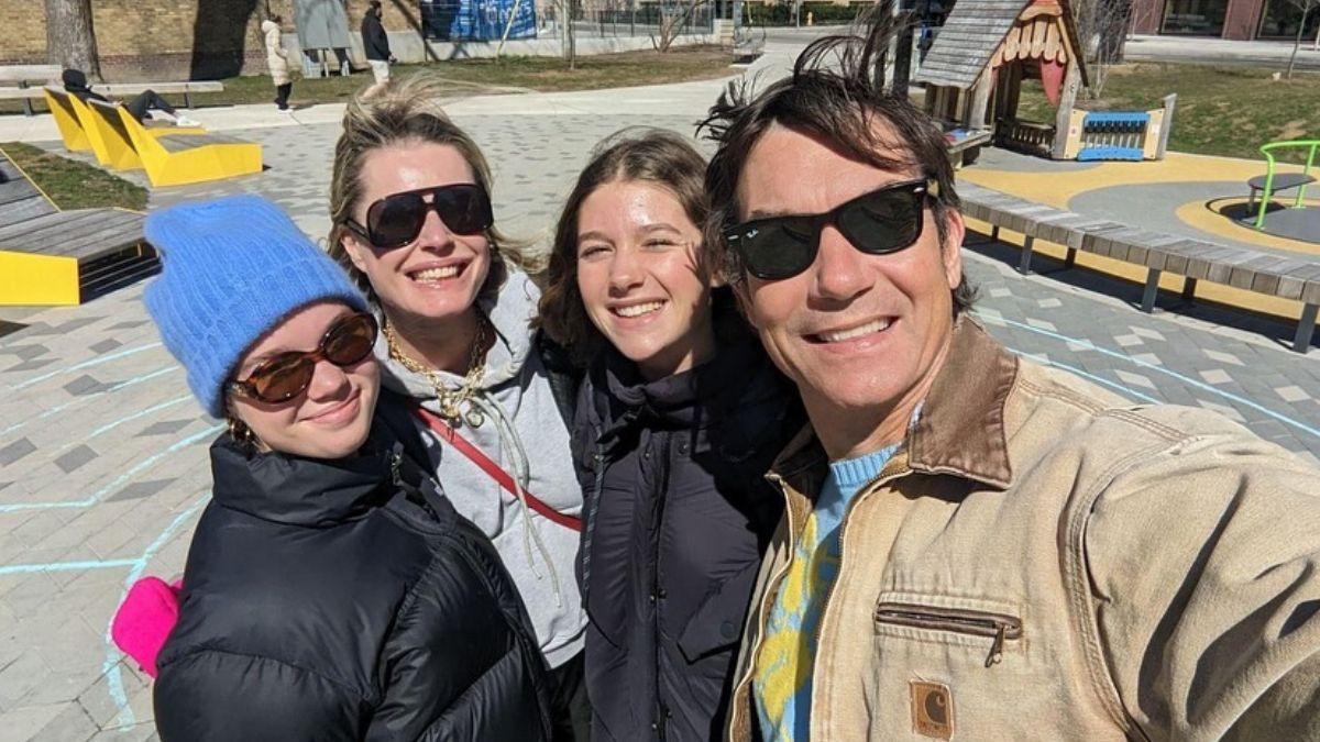 image of Jerry O'Connell shares twin daughters with actress Rebecca Romijn.