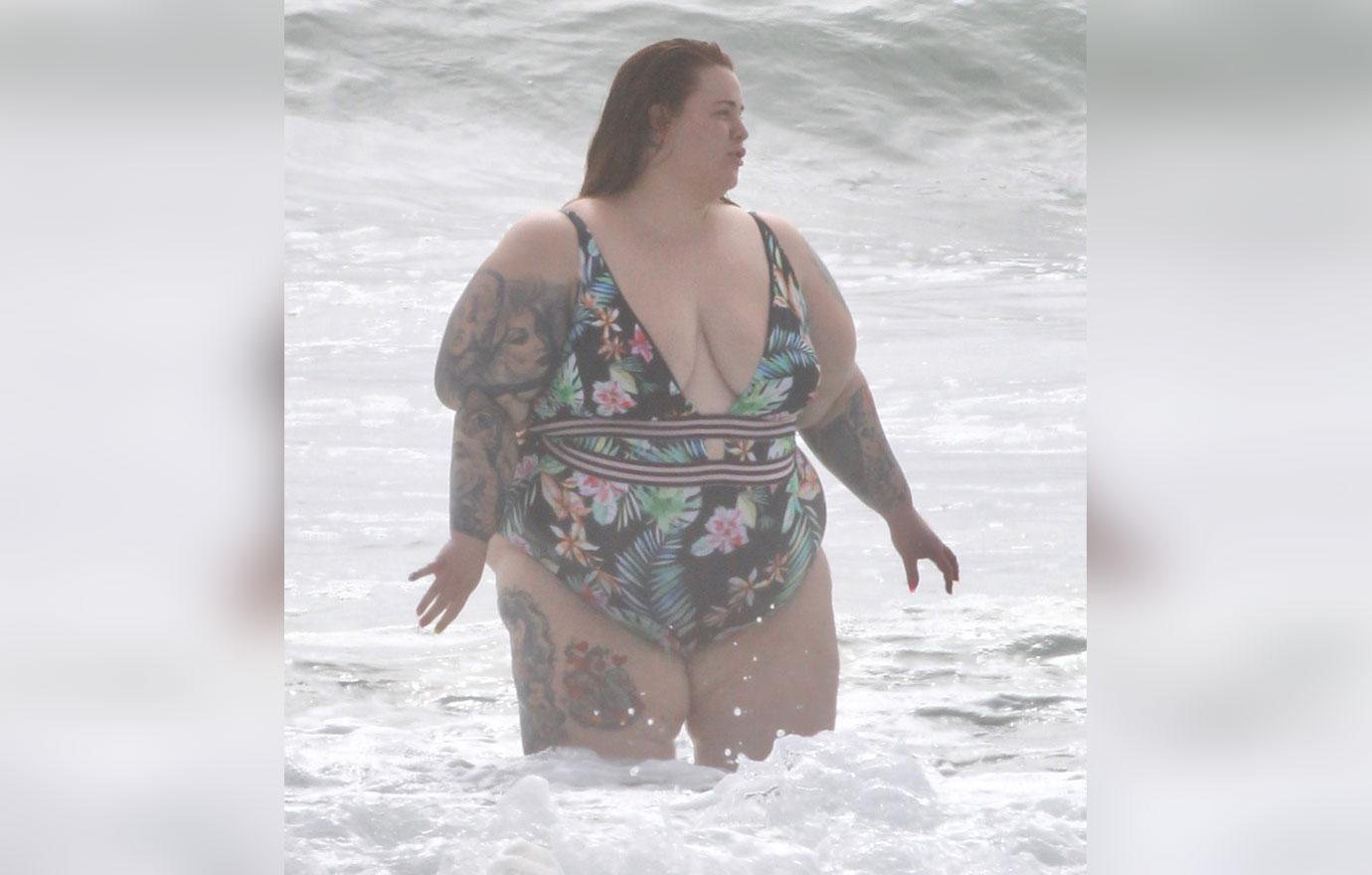 Tess Holliday Shows Off Voluptuous Body While On The Beach In Malibu