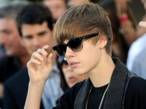 2010__09__MTV_VMAs_Sept12_946 300×225.jpg