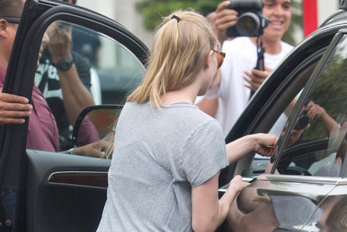 Amanda seyfried july13 00095.jpg