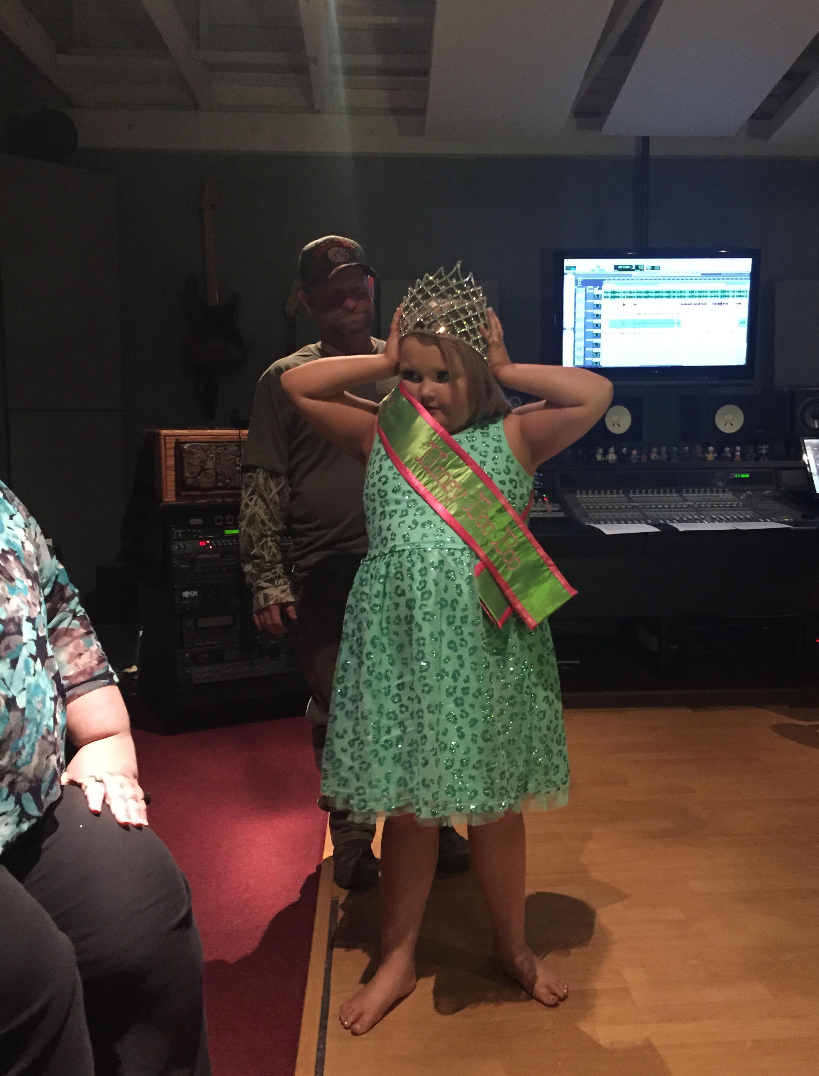 EXCLUSIVE: Honey Boo Boo dreaming of pop stardom as she records a song