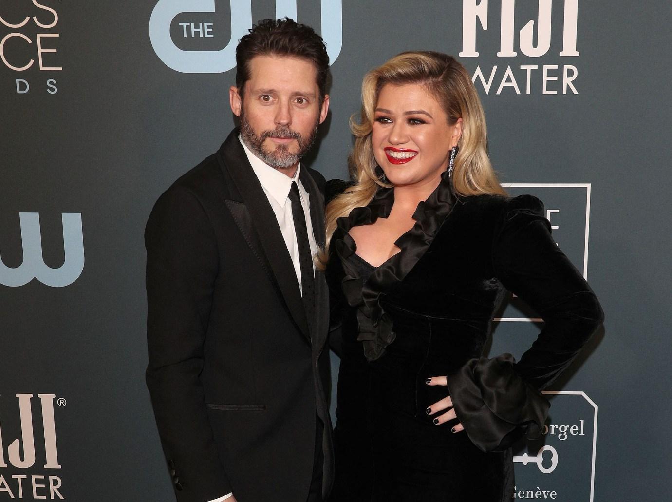 Kelly Clarkson Doesn't Want To Be Friends With Her Exes: 'Awkward'