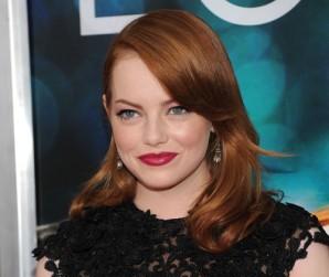 2011__07__Emma_Stone_July20newsbt 298×300.jpg
