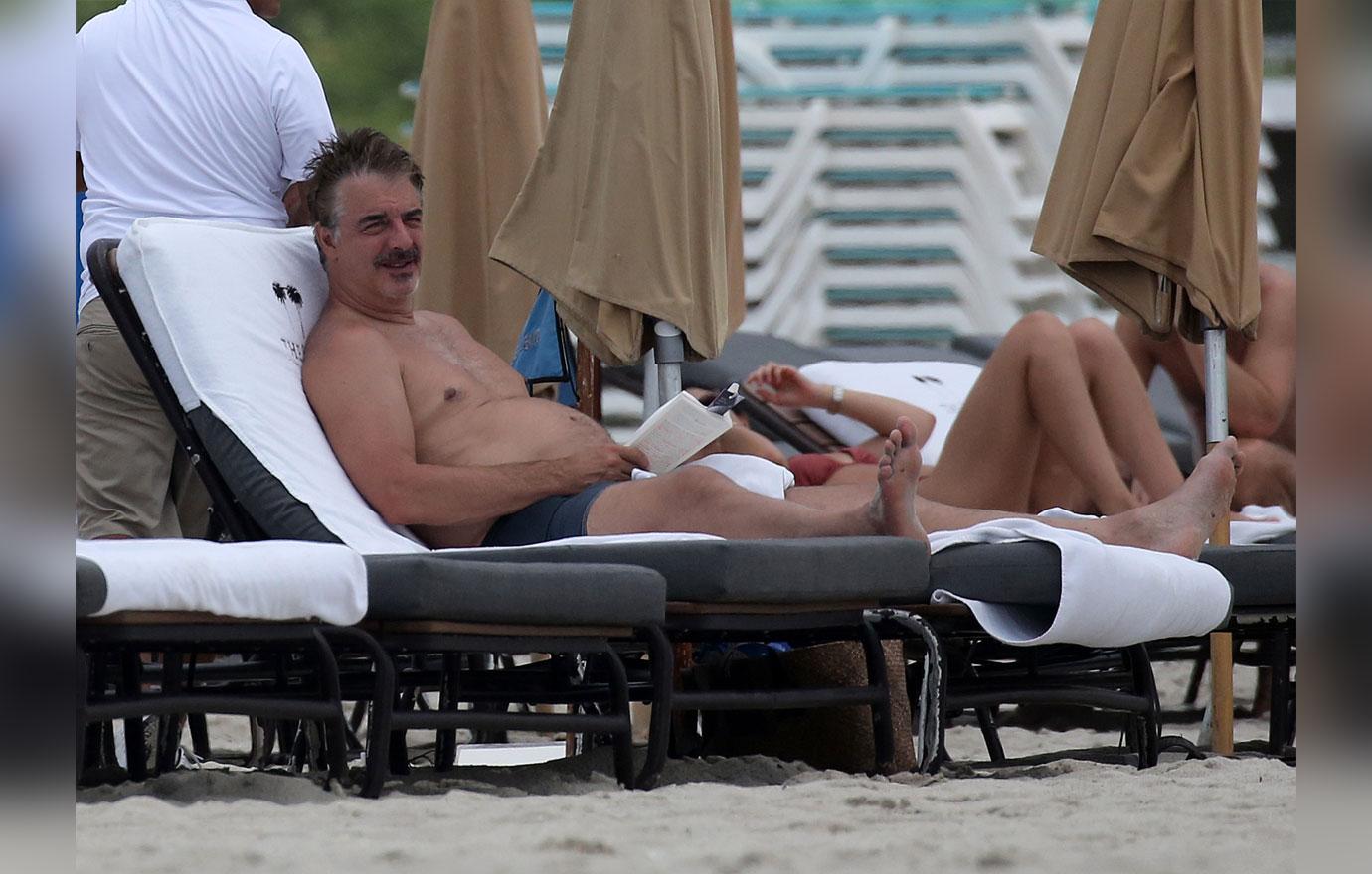 Chris Noth Is Barely Recognizable While Chilling On A Miami Beach