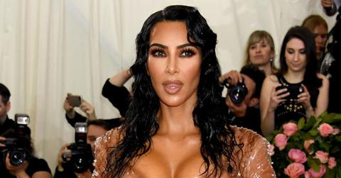 //Kim Kardashian Met Gala Pee PP