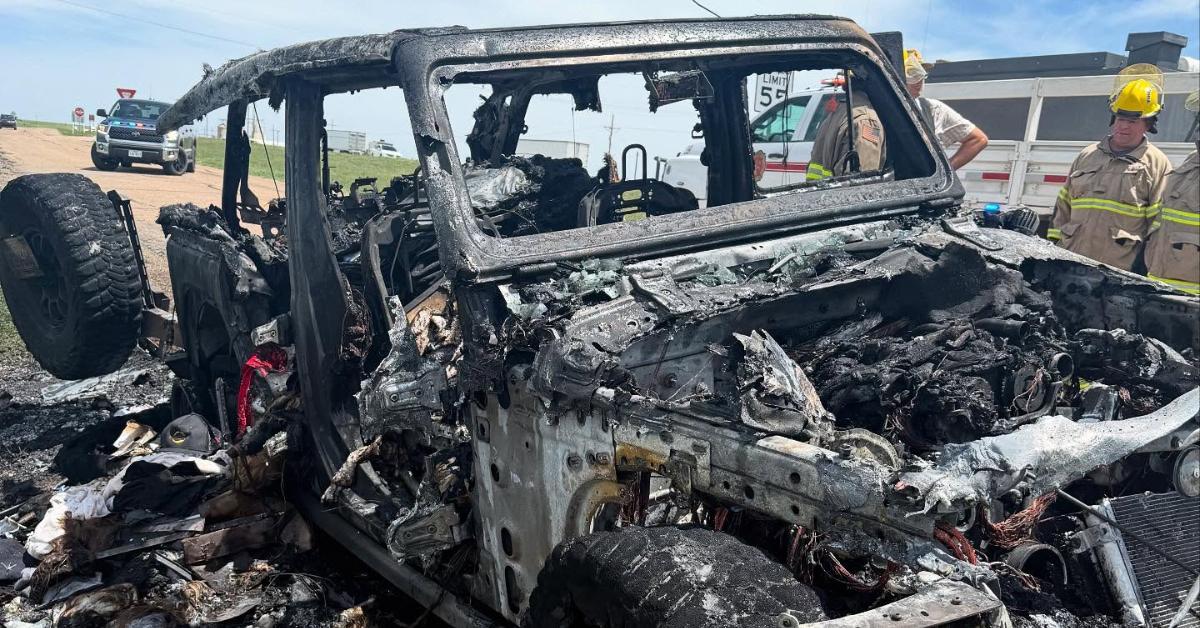 jennifer lopez rescues hairstylist car fire burst flames photos