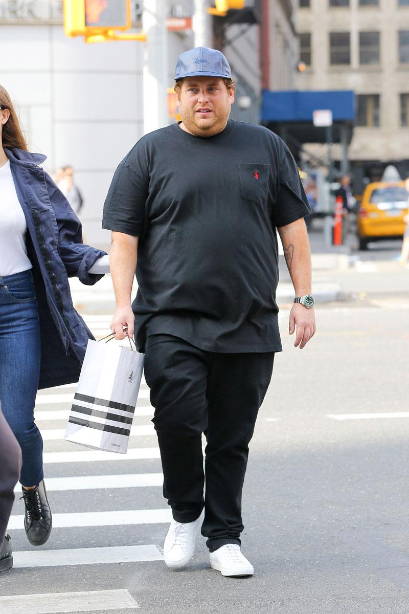 Jonah Hill Shows Off His Enormous Weight Loss While Out With Girlfriend!