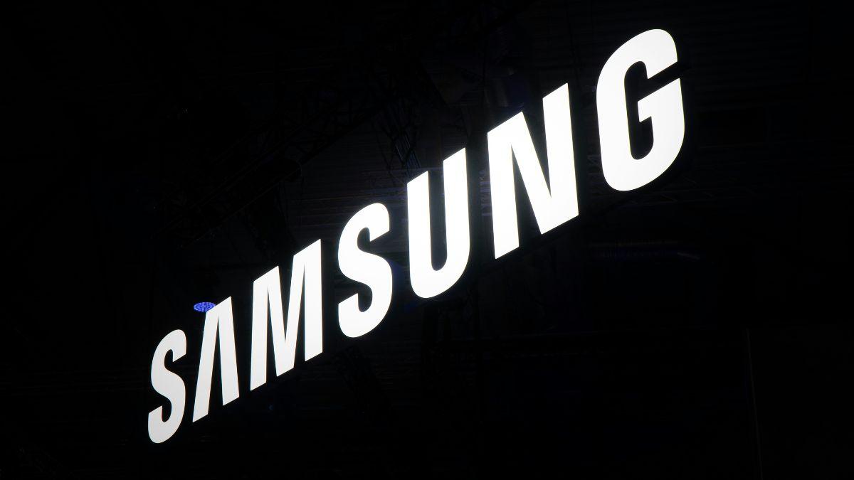 image of Samsung allegedly placed the singer’s photo on a TV packaging.