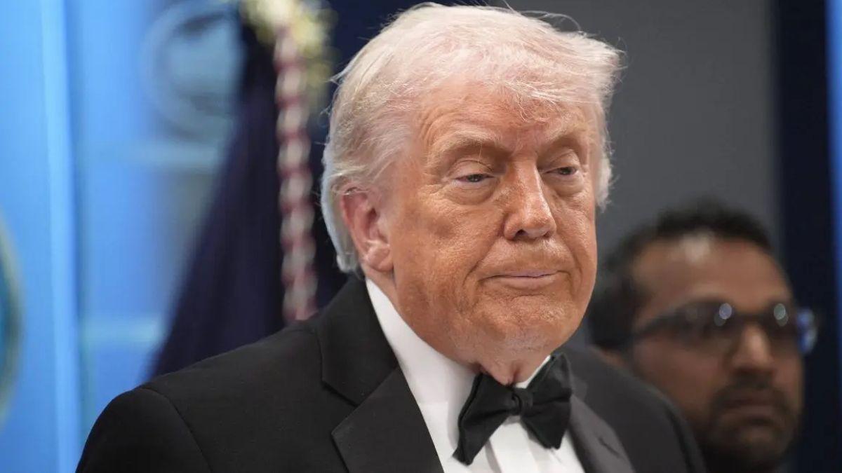 image of Donald Trump and others were evacuated from the ballroom.