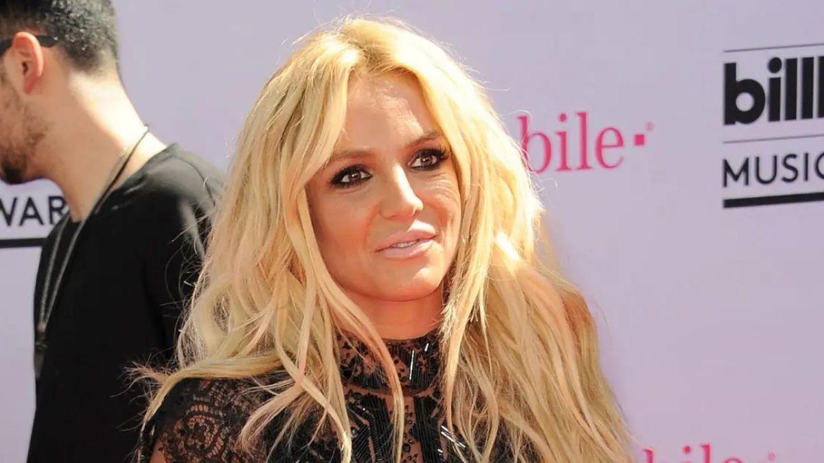 Photo of An unknown substance was found in Britney Spears' car when she was pulled over.