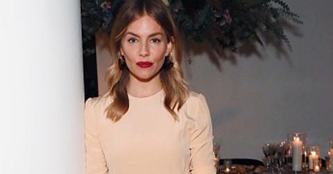 Sienna miller visa img fashion holiday dinner pics