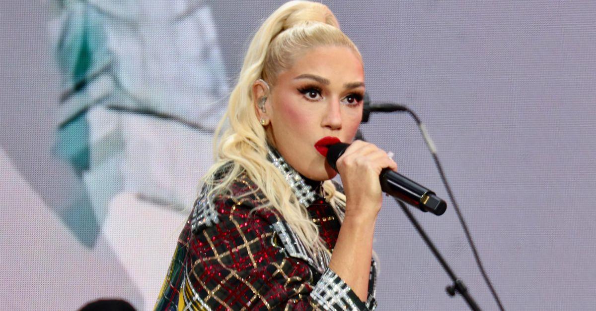 blake shelton fires back backlash pre taped amas performance