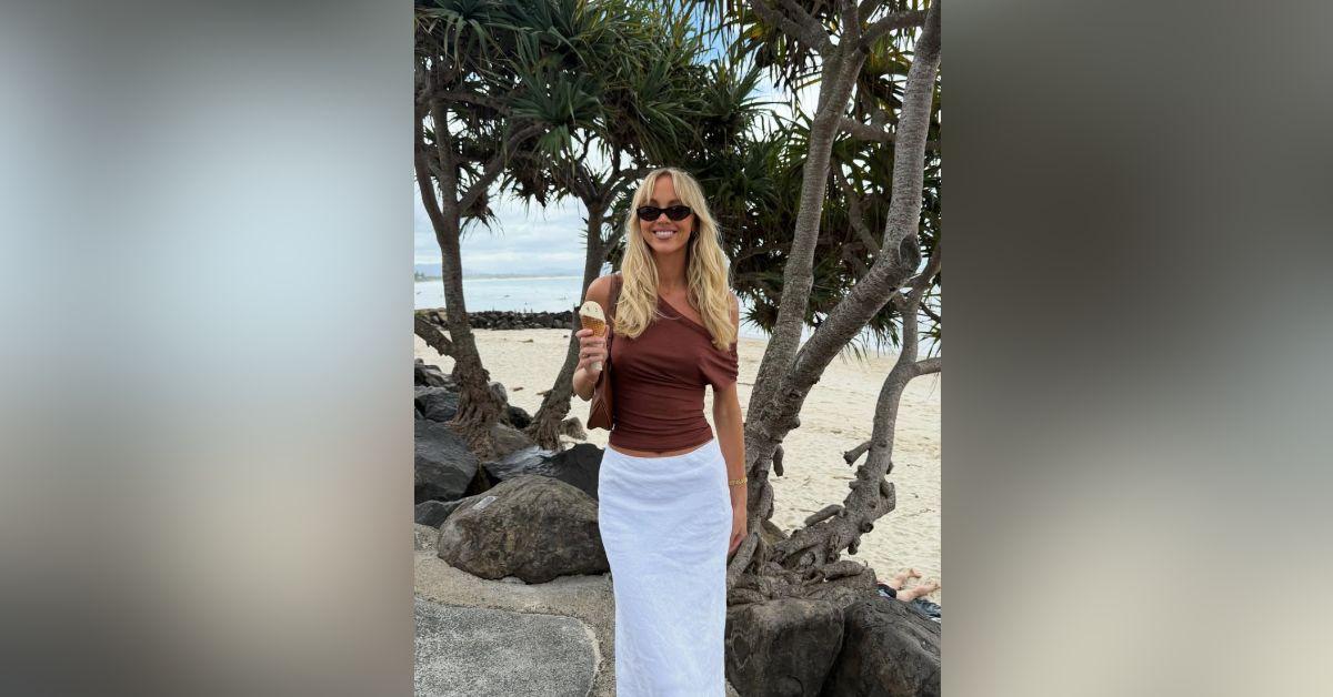 Image of Annie Knight considers herself an atheist.