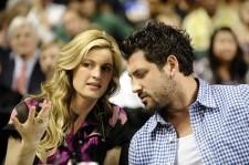2010__03__Erin_Andrews_Maksim_Chmerkovskiy_March18news 225×149.jpg