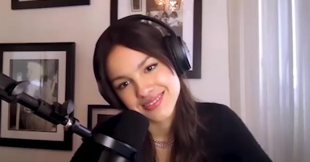 olivia rodrigo drivers license not about sabrina carpenter