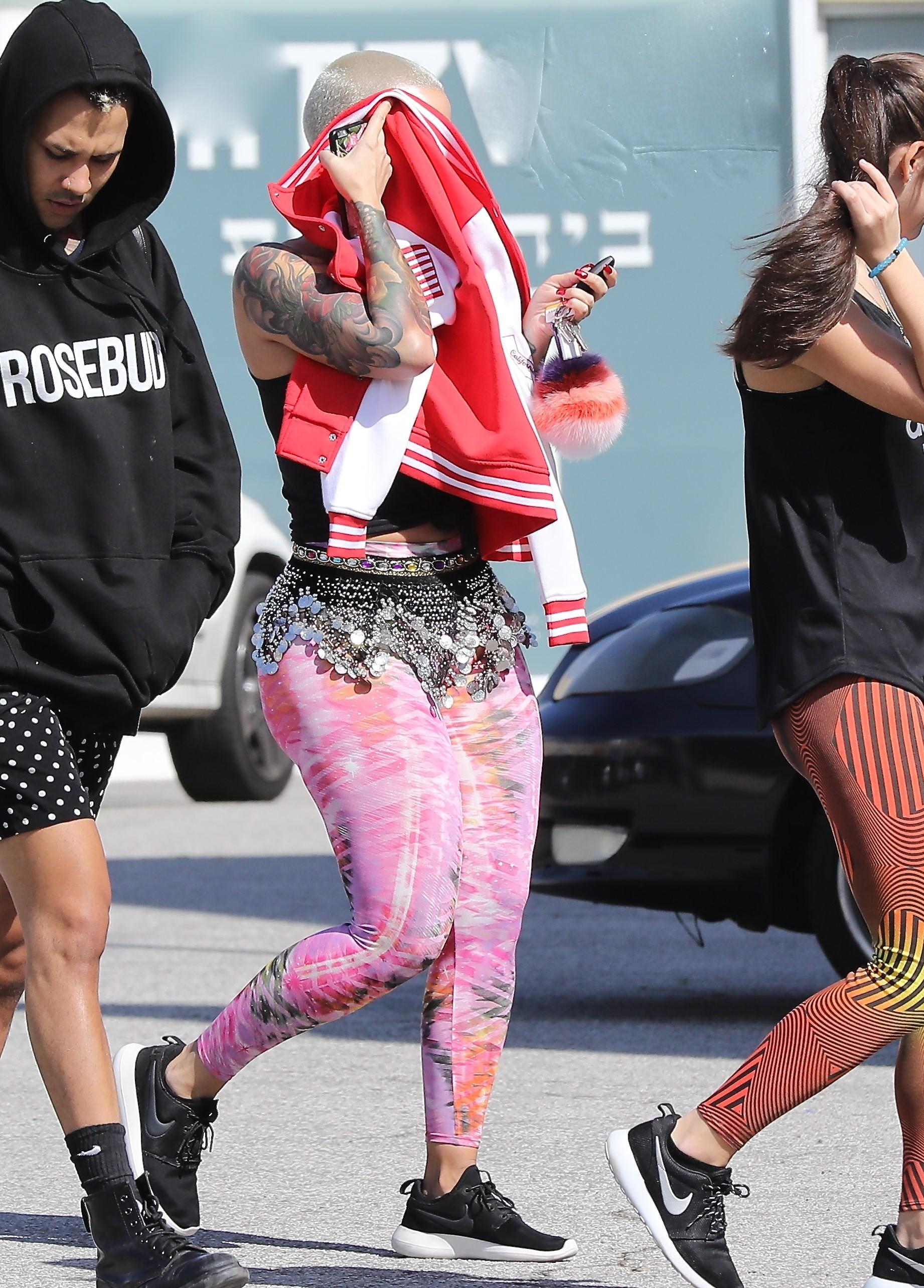 *EXCLUSIVE* Amber Rose starts her weekend with friends at a dance class