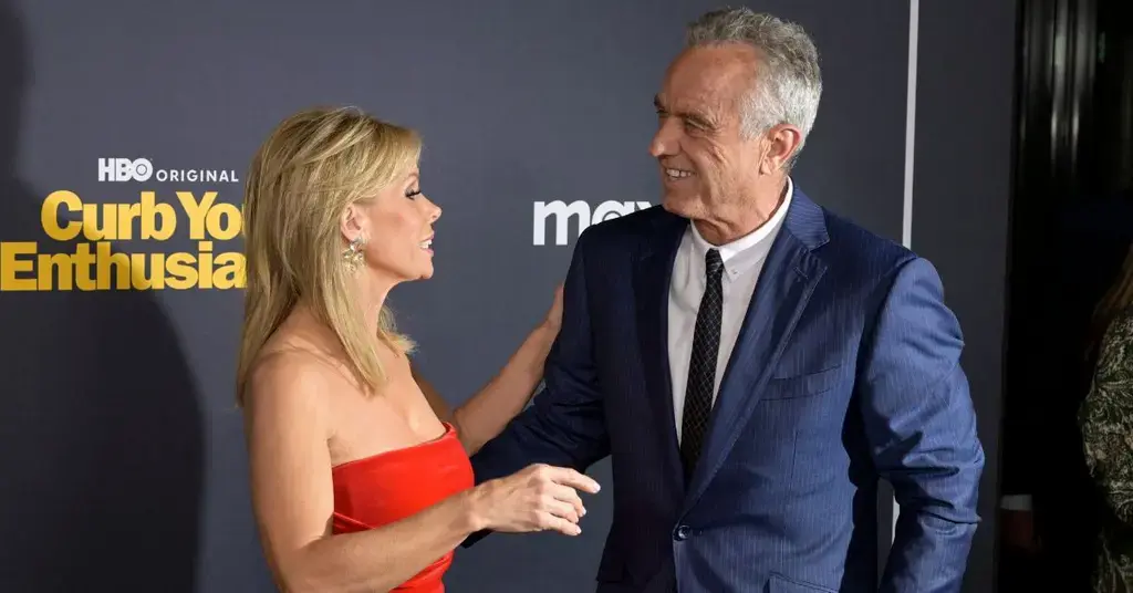 robert f kennedy jr cousin attacks cheryl hines measles outbreak texas