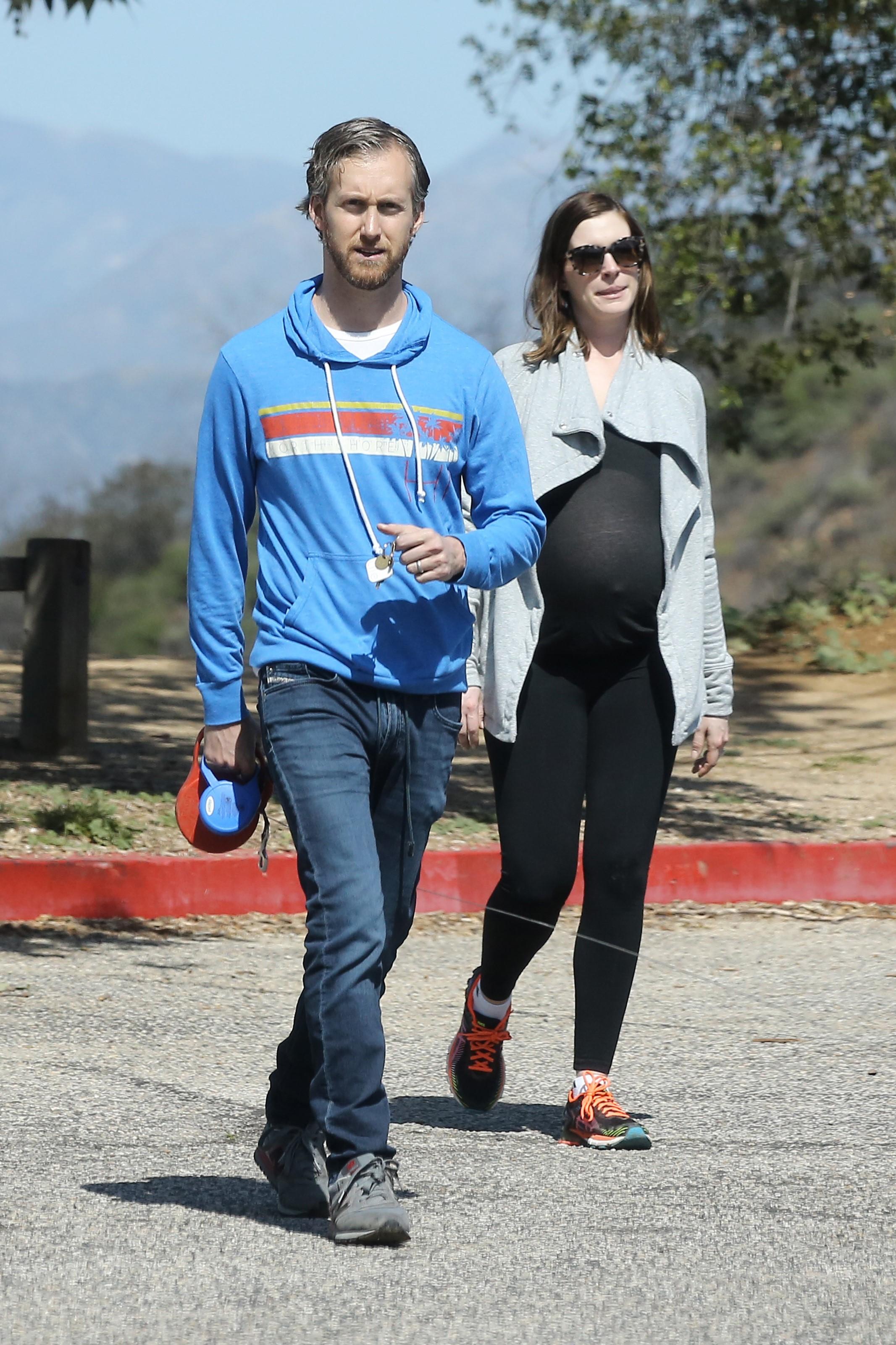 anne hathaway pregnant baby girl adam shulman